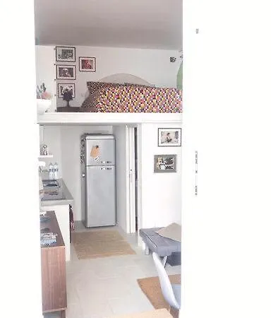 Laroman Apartment