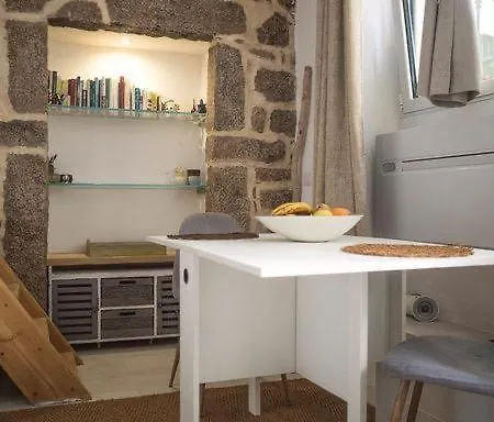 Laroman Apartment